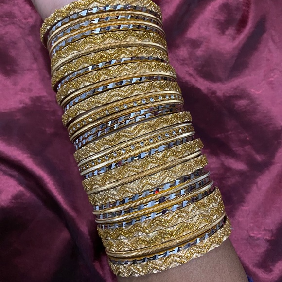 Gold Indian Bangles - Picture 5 of 7